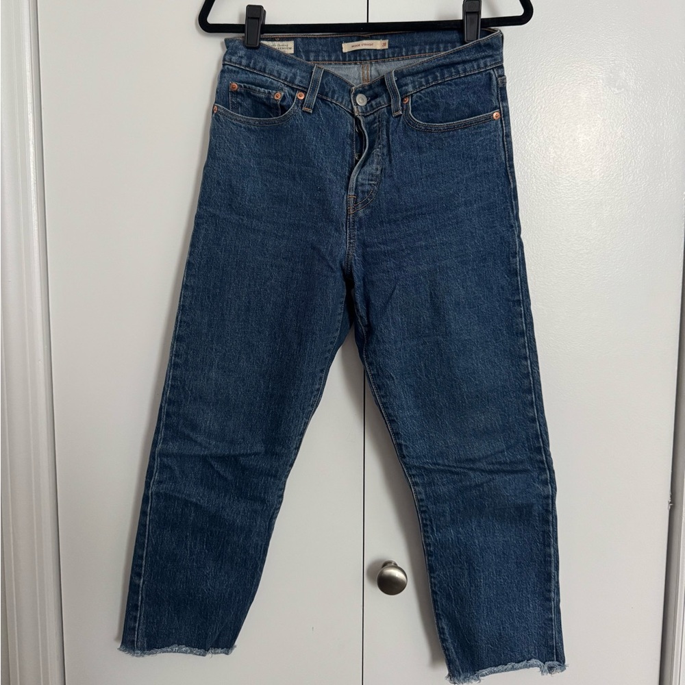 Levi's Wedgie Straight size 28